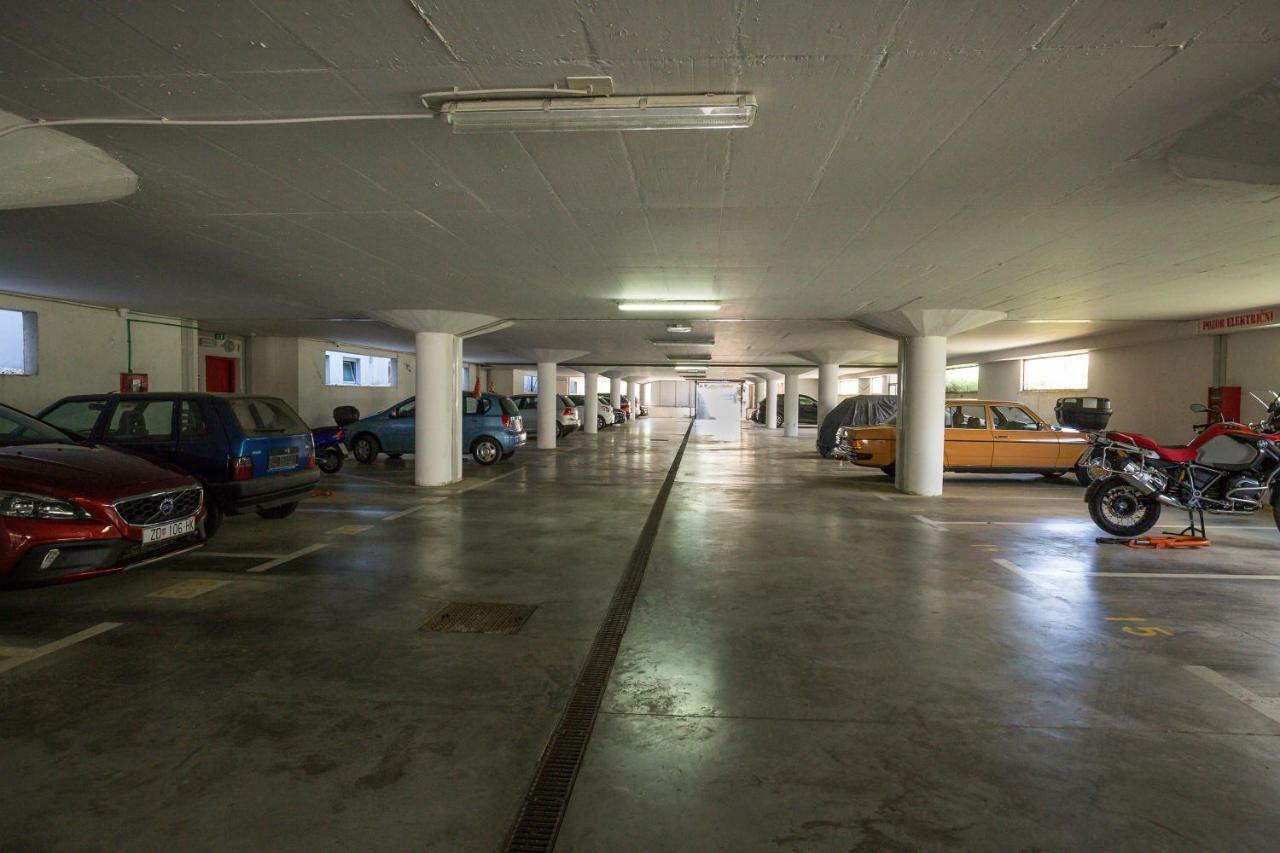 Apartment Pavic - Private Parking Zadar Exterior photo