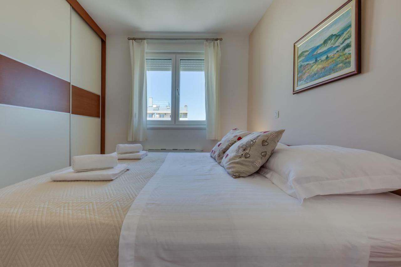 Apartment Pavic - Private Parking Zadar Exterior photo