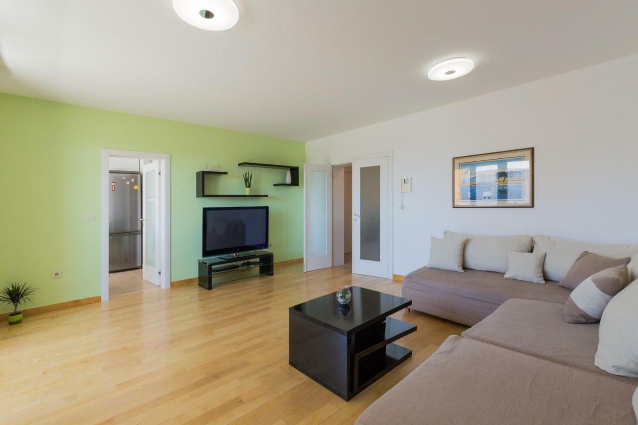 Apartment Pavic - Private Parking Zadar Exterior photo