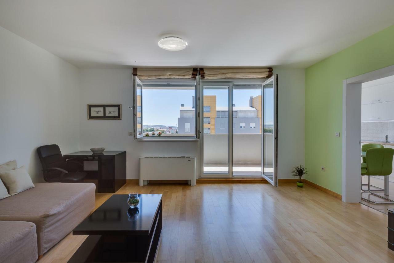 Apartment Pavic - Private Parking Zadar Exterior photo